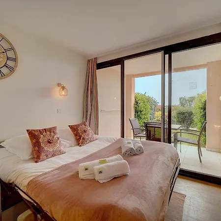 Apartment Immogroom - 2 Renovated - Pool - Terrace - Garden - Parking -