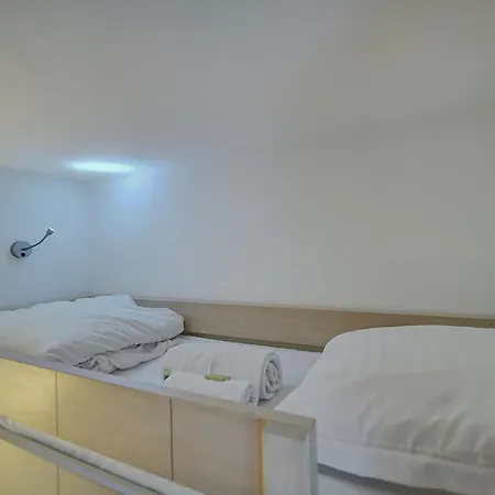 Апартаменты Upstays - 2 Renovated - Pool - Terrace *