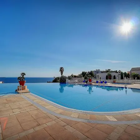 Immogroom - 2 Renovated - Pool - Terrace - Garden - Parking -