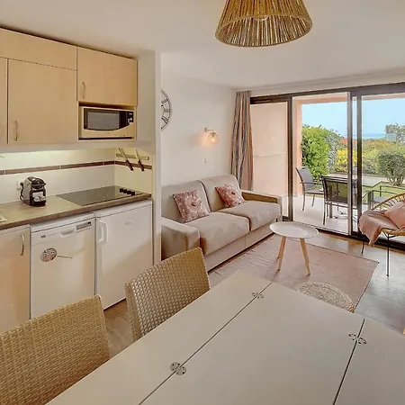 Апартаменты Upstays - 2 Renovated - Pool - Terrace Канны