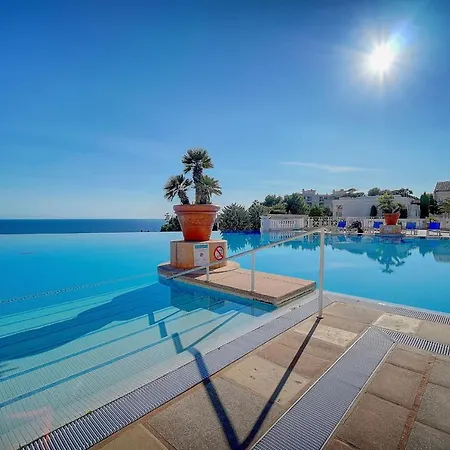 Immogroom - 2 Renovated - Pool - Terrace - Garden - Parking -